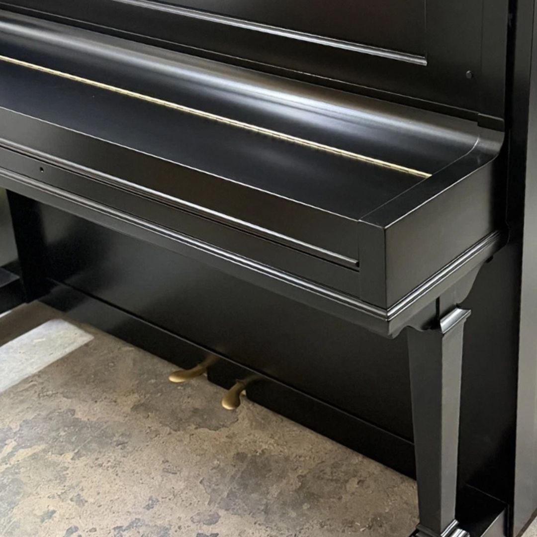 Lower case detail and brass pedals